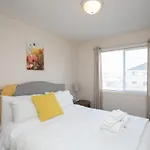 Elegant 6 Bedroom House Near U Of Manitoba