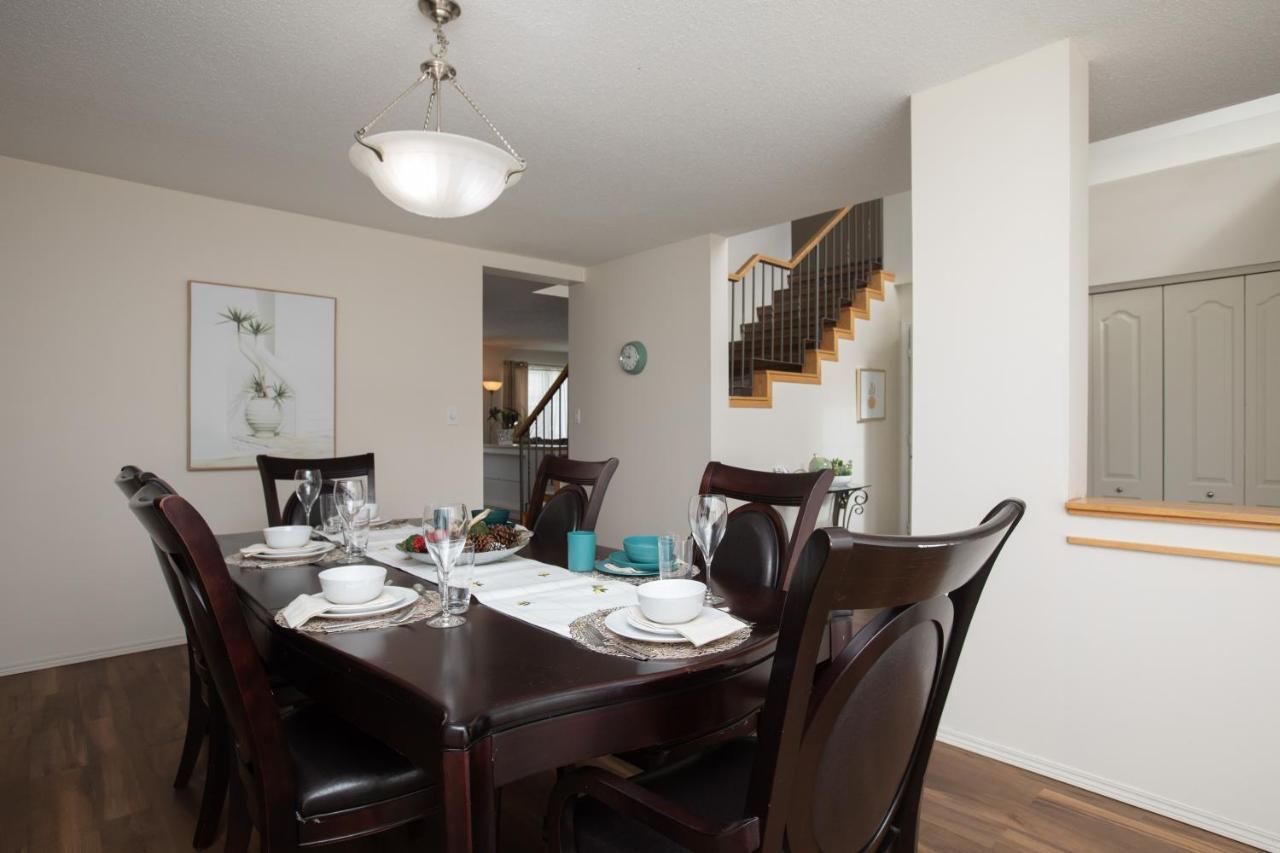 Elegant 6 Bedroom House Near U Of Manitoba