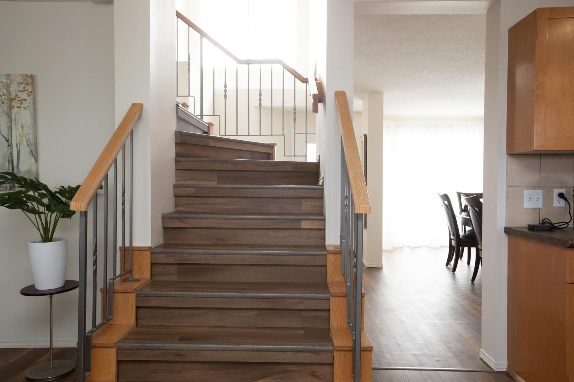 Elegant 6 Bedroom House Near U Of Manitoba * Winnipeg
